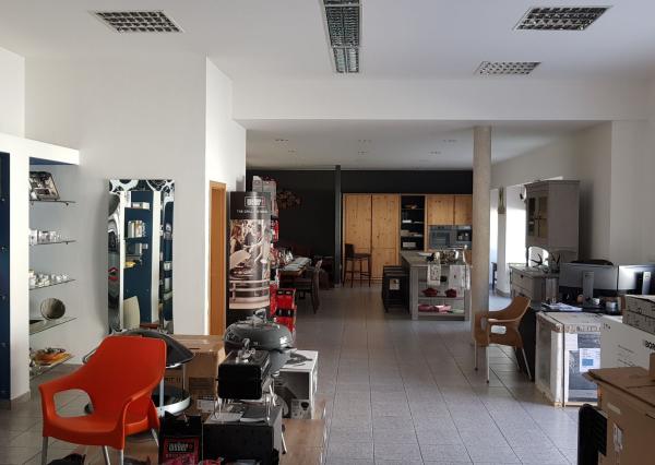 Predám polyfunkčný objekt Nitra vhodný na všetky činnosti.