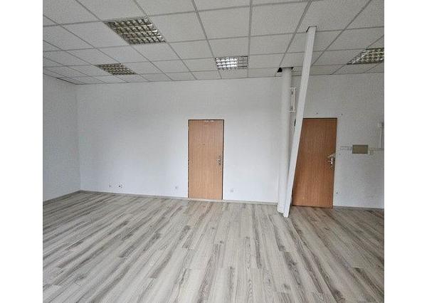 Kancelária v administratívnej časti Hotela Saffron - 48,9 m2, Radlinského ul.