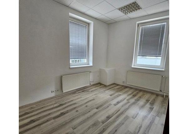 Kancelária v administratívnej časti Hotela Saffron - 48,9 m2, Radlinského ul.