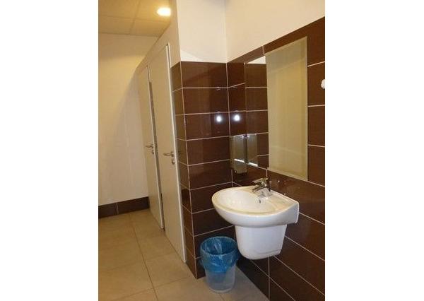 Kancelária s parkovacím miestom zdarma na prenájom - 15,6 m2, Račianska ul.