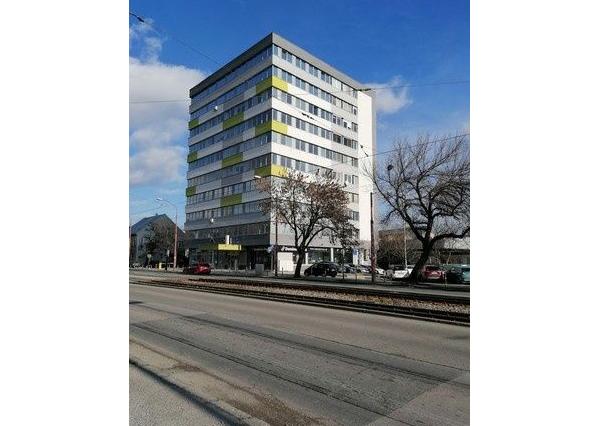 Kancelária s parkovacím miestom zdarma na prenájom - 15,6 m2, Račianska ul.