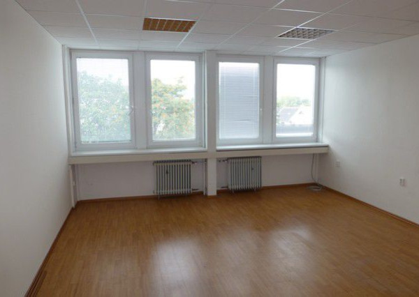 Kancelárske priestory pri OC Vivo na prenájom - od 13 m2, Pluhová ul.