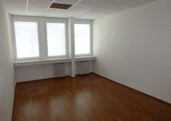 Kancelárske priestory pri OC Vivo na prenájom - od 13 m2, Pluhová ul.