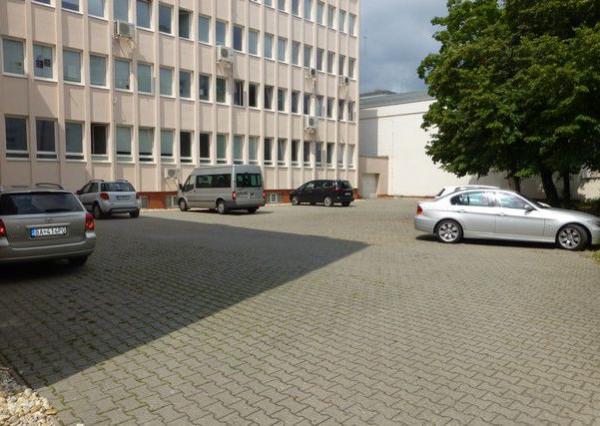 Kancelárske priestory pri OC Vivo na prenájom - od 13 m2, Pluhová ul.