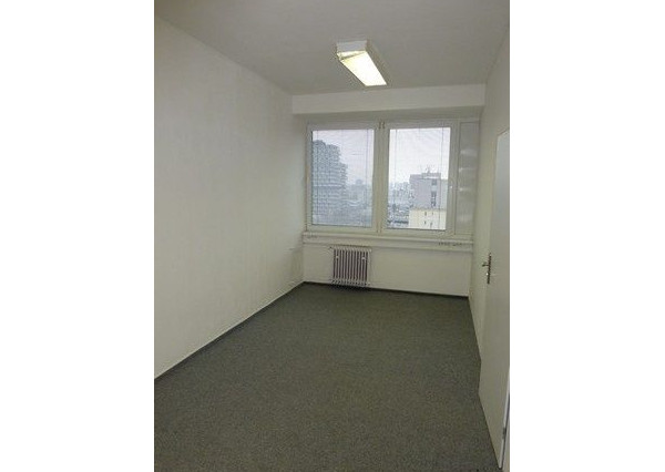 Kancelária s parkovacím miestom zdarma na prenájom - 52,10 m2, Račianska ul.