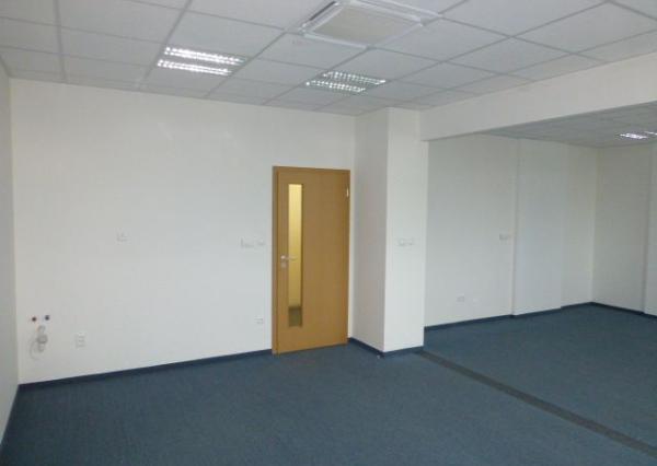 Klimatizovaná kancelária na prenájom - 39,42 m2, Slovnaftská ul.