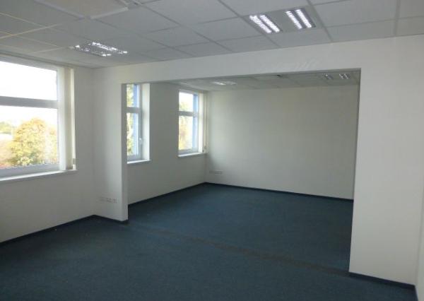 Klimatizovaná kancelária na prenájom - 39,42 m2, Slovnaftská ul.