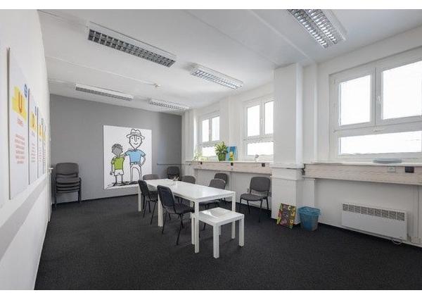 Na prenájom kancelárie s výmerou od 20 m2 v budove Luxor na Štúrovej ul.