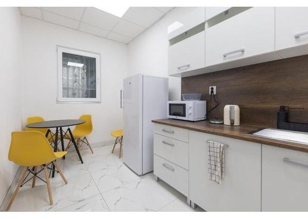 Na prenájom kancelárie s výmerou od 20 m2 v budove Luxor na Štúrovej ul.