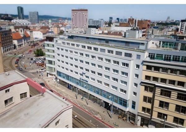 Na prenájom kancelárie s výmerou od 20 m2 v budove Luxor na Štúrovej ul.