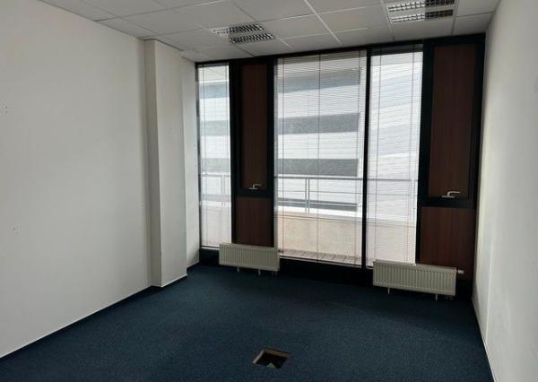 Na prenájom reprezentatívne kancelárske priestory v budove Omnipolis.