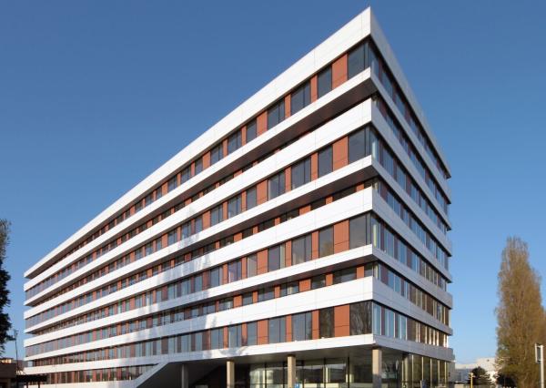 Na prenájom reprezentatívne kancelárske priestory v budove Omnipolis.