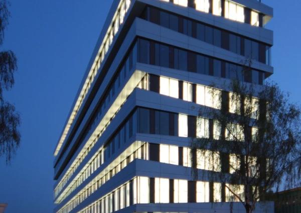 Na prenájom reprezentatívne kancelárske priestory v budove Omnipolis.