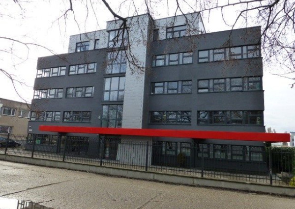 Kancelárske priestory s voliteľnou dispozíciou a skladom na prenájom - od 150 m2, Elektrárenská ul.