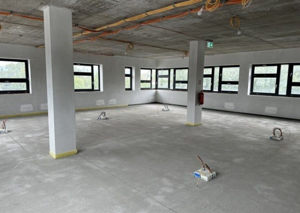 Kancelárske priestory s voliteľnou dispozíciou a skladom na prenájom - od 150 m2, Elektrárenská ul.