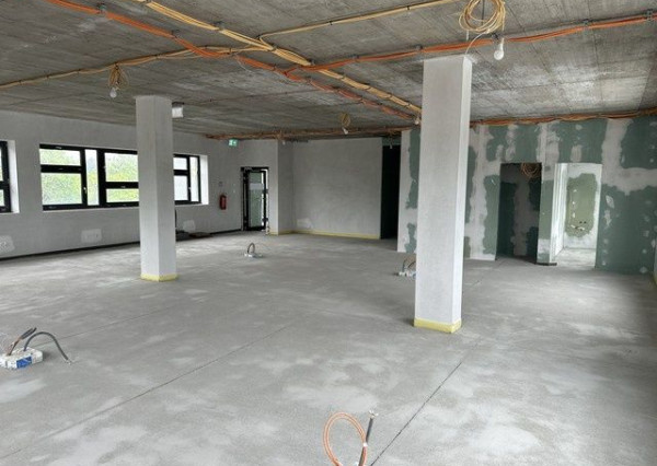 Kancelárske priestory s voliteľnou dispozíciou a skladom na prenájom - od 150 m2, Elektrárenská ul.