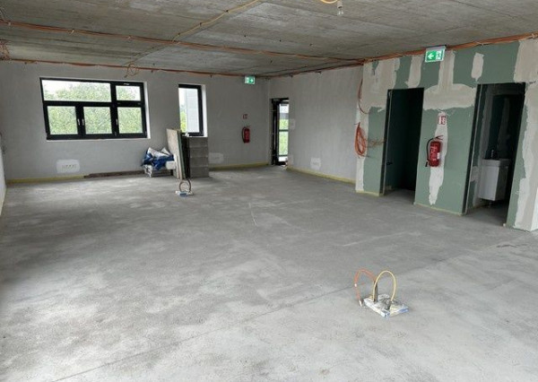 Kancelárske priestory s voliteľnou dispozíciou a skladom na prenájom - od 150 m2, Elektrárenská ul.