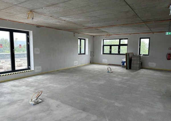 Kancelárske priestory s voliteľnou dispozíciou a skladom na prenájom - od 150 m2, Elektrárenská ul.