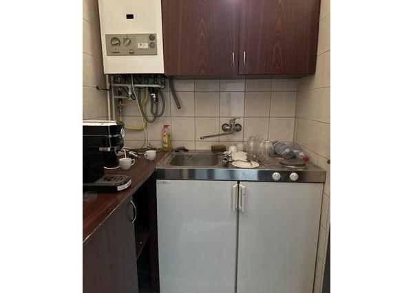 Kancelársky priestor o výmere 107 m2 s vlastným zázemím v centre mesta na Šafárikovom námestí.