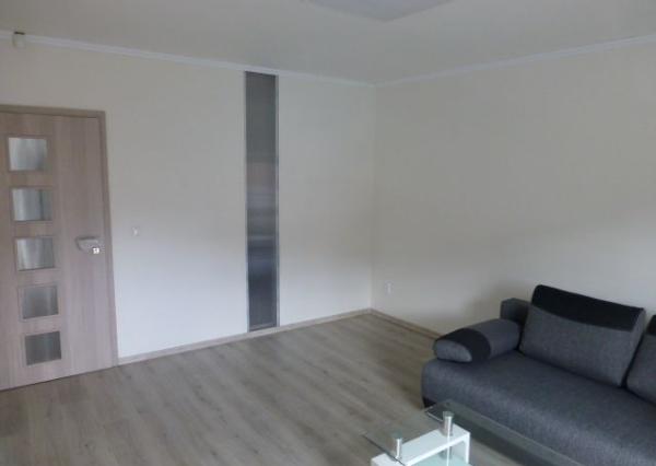 Na prenájom zrekonštruovaný kancelársky priestor o výmere 85 m2 s vlastným vstupom.