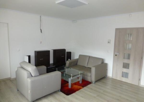 Na prenájom zrekonštruovaný kancelársky priestor o výmere 85 m2 s vlastným vstupom.