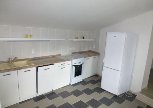 Na prenájom zrekonštruovaný kancelársky priestor o výmere 85 m2 s vlastným vstupom.