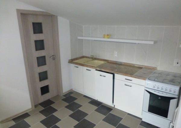 Na prenájom zrekonštruovaný kancelársky priestor o výmere 85 m2 s vlastným vstupom.