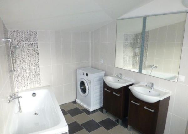 Na prenájom zrekonštruovaný kancelársky priestor o výmere 85 m2 s vlastným vstupom.