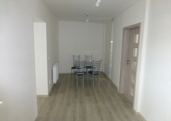 Na prenájom zrekonštruovaný kancelársky priestor o výmere 85 m2 s vlastným vstupom.