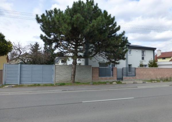 Na prenájom zrekonštruovaný kancelársky priestor o výmere 85 m2 s vlastným vstupom.