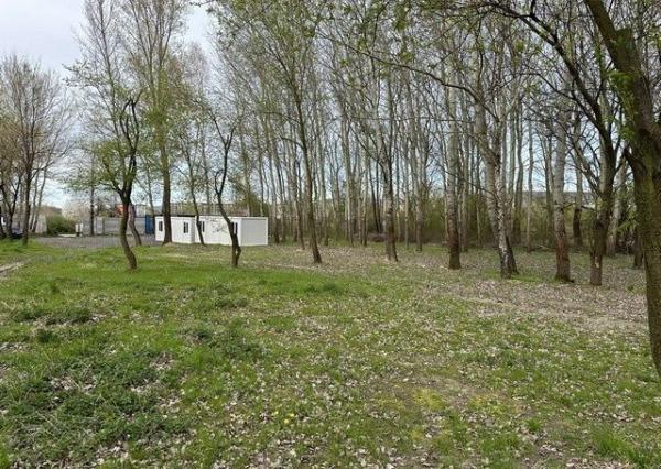 Na prenájom pekný pozemok vhodný pre voľno časové aktivity.