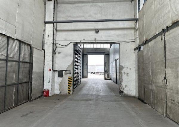 Na prenájom skladovací priestor o výmere 50 m2 v Petržalke.