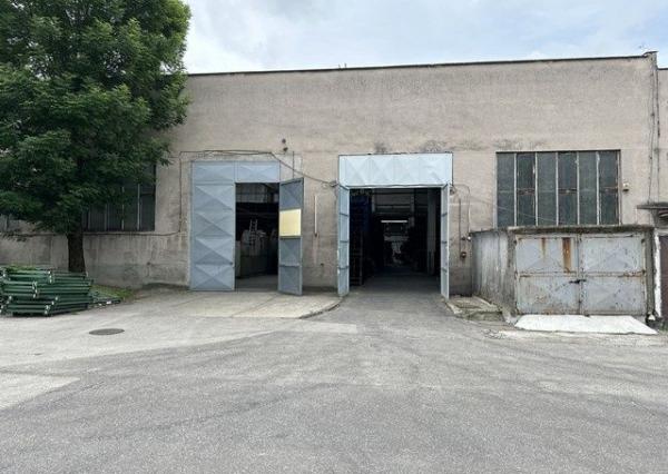 Na prenájom skladovací priestor o výmere 78 m2 v Petržalke.