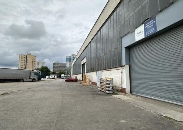 Na prenájom skladovací priestor o výmere 78 m2 v Petržalke.