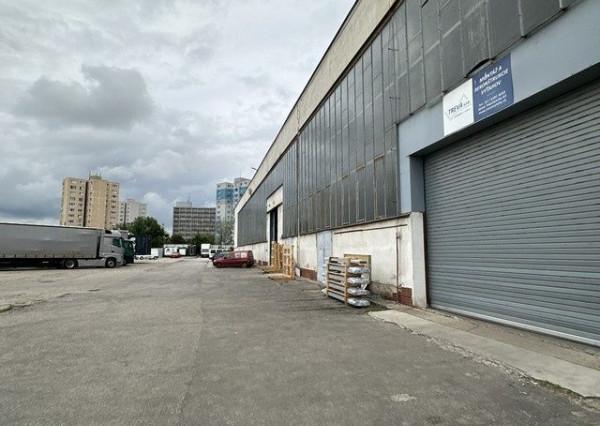 Skladovací priestor na prenájom - 100 m2, Kopčianska ul.