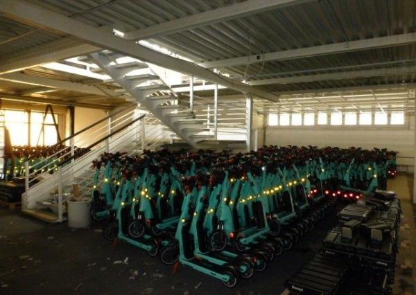 Obchodno-skladový priestor 715 m2 so vstavanou administratívnou časťou.