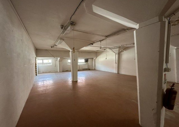 Vykurovaný skladový priestor na prenájom - 300 m2, Kukučínova ul.