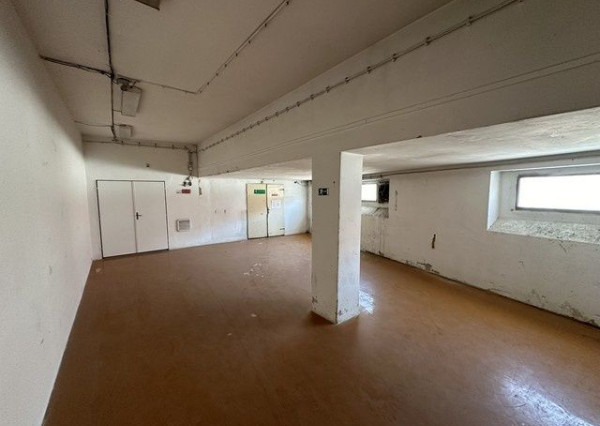 Vykurovaný skladový priestor na prenájom - 300 m2, Kukučínova ul.