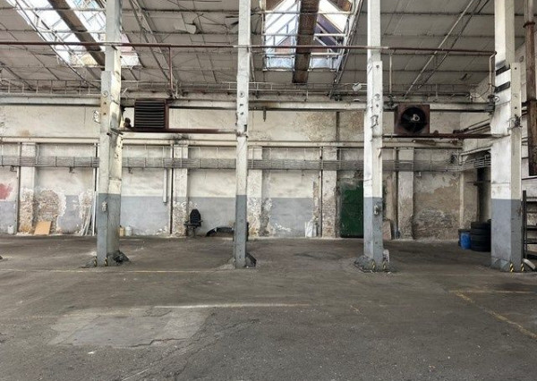 Sklad s administratívnym a sociálnym zázemím na prenájom - 810 m2, Kukučínova ul.