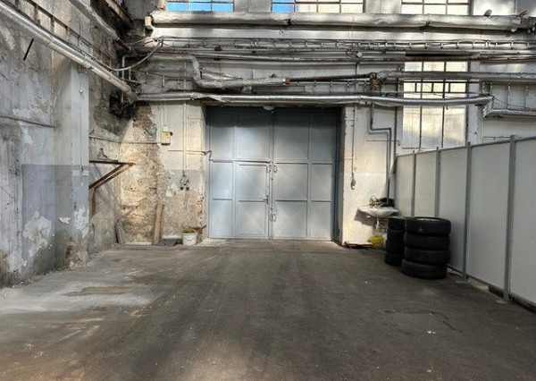 Sklad s administratívnym a sociálnym zázemím na prenájom - 810 m2, Kukučínova ul.