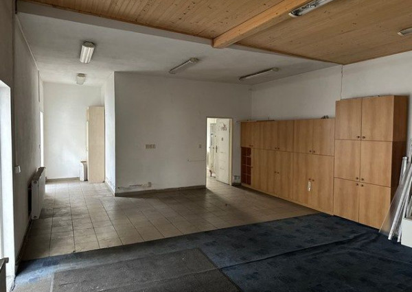 Sklad s administratívnym a sociálnym zázemím na prenájom - 810 m2, Kukučínova ul.