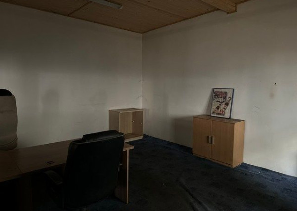 Sklad s administratívnym a sociálnym zázemím na prenájom - 810 m2, Kukučínova ul.