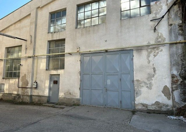 Sklad s administratívnym a sociálnym zázemím na prenájom - 810 m2, Kukučínova ul.