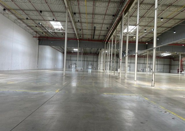 Vykurovaný sklad so zázemím na prenájom. Možnosť rozdelenia. - 8.600 m2, Rača