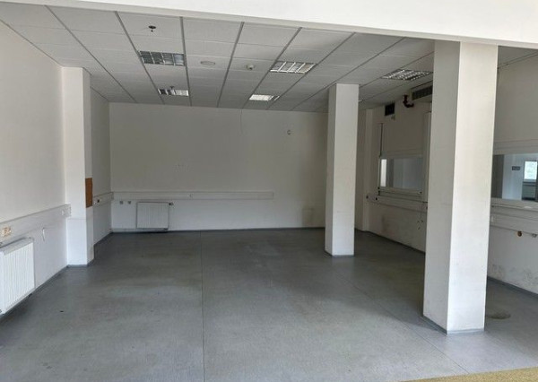 Vykurovaný sklad so zázemím na prenájom. Možnosť rozdelenia. - 8.600 m2, Rača