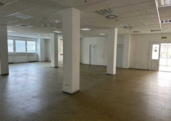 Vykurovaný sklad so zázemím na prenájom. Možnosť rozdelenia. - 8.600 m2, Rača