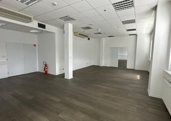 Vykurovaný sklad so zázemím na prenájom. Možnosť rozdelenia. - 8.600 m2, Rača