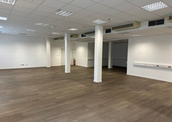 Vykurovaný sklad so zázemím na prenájom. Možnosť rozdelenia. - 8.600 m2, Rača