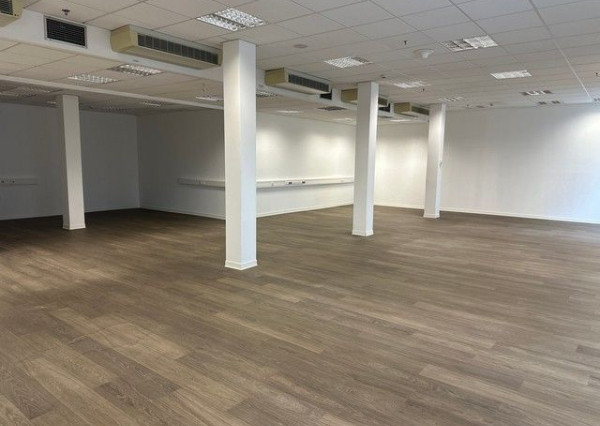 Vykurovaný sklad so zázemím na prenájom. Možnosť rozdelenia. - 8.600 m2, Rača