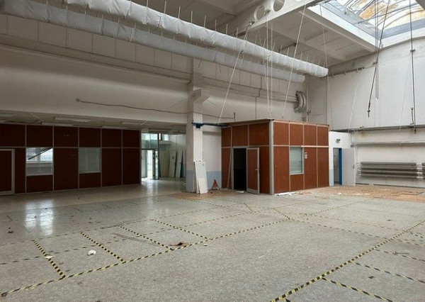 Vykurovaný skladový priestor na prenájom - 550 m2, Púchovská ul.